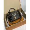 モノグラムバッグ M47125G Vanity Chain Pouch ハンドバッグ｜クラシック化粧ケースインスピレーション ×Monogram キャンバス、LV 刻印ロックで個性的な逸品​ 19×11.5×6.5cm