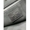  全鋼 M25143G CarryAll Dark ミドルハンドバッグ｜2024 年春夏コレクション × 柔らかい羊革、メタルパーツとシワ模様で魅力的な大容量バッグ​ 39×30×15cm