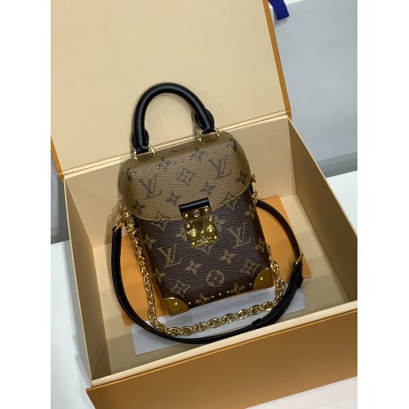 モノグラムバッグ 全鋼 M82465G Camera Box ハンドバッグ｜Monogram×Monogram Reverse キャンバス、Petite Malle ディテール融合で個性的なモダンバッグ​ 12.5×17.6×6cm