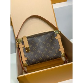モノグラムバッグ M46358G 全鋼 Side Trunk ミドルサイズハンドバッグ｜Monogram キャンバス ×S-lock 錠前、着脱式ハンドルと立体フォルムでヴィンテージとモダンを共存​ 16×8.5×23.5cm