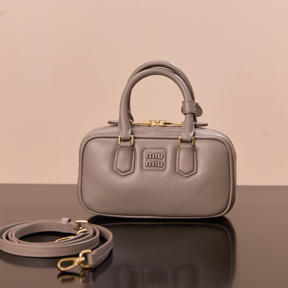 miumiubag-007 サイズ  :   5x10x19cm
