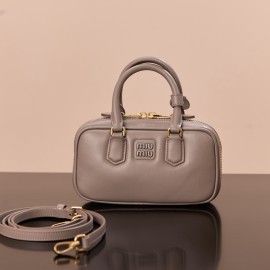 miumiubag-007 サイズ  :   5x10x19cm