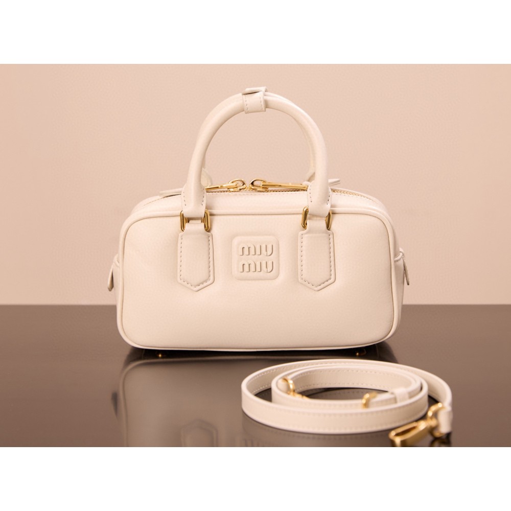 miumiubag-018 サイズ  :   22x10x7.5cm