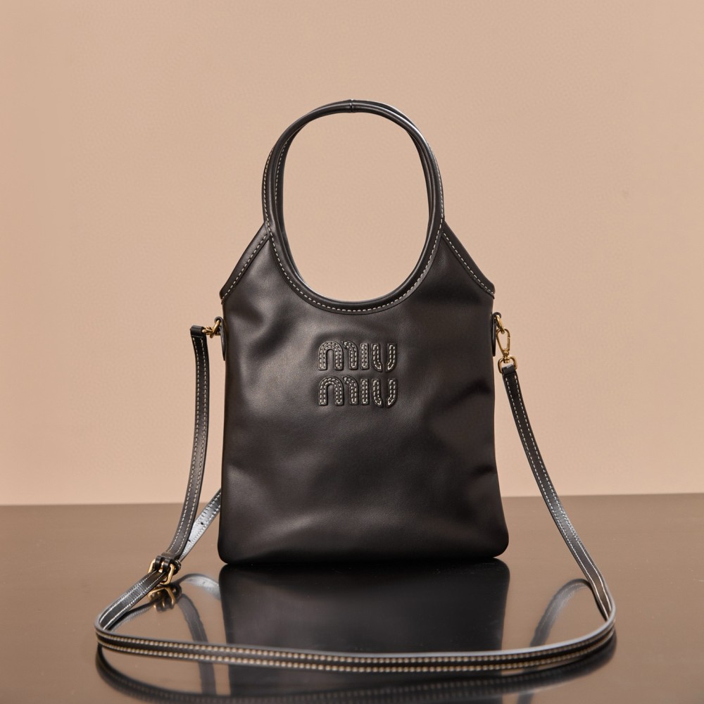 miumiubag-038 サイズ  :   24x20cm