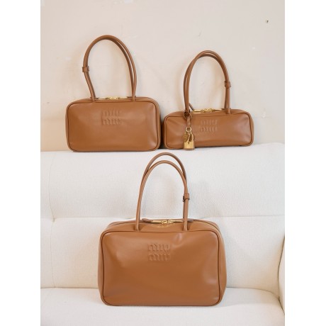 miumiubag-049 サイズ  :   28x11.5x8cm/30x17x8.5cm