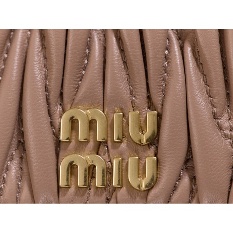 miumiu-wallet-002 ディテール写真 サイズ 10.5x8cm