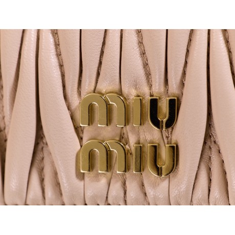 miumiu-wallet-006 ディテール写真 サイズ 10.5x8cm