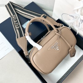 prada-wbag043 サイズ  :  24 x 12 x 8.5cm 