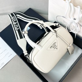 prada-wbag044 サイズ  :  24 x 12 x 8.5cm 