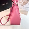 prada-wbag245 サイズ  :  16 x 7.5 x 22.5cm