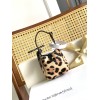 yslbag-055  イヴ・サンローランバッグ サイズ 9 × 8 × 5cm