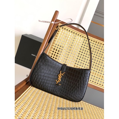 yslbag-110  イヴ・サンローランバッグ サイズ 23 × 16 × 6.5cm