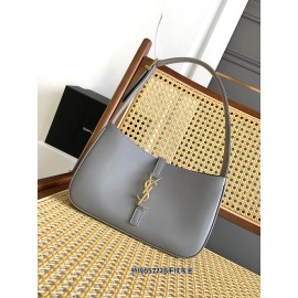 yslbag-111  イヴ・サンローランバッグ サイズ 23 × 16 × 6.5cm