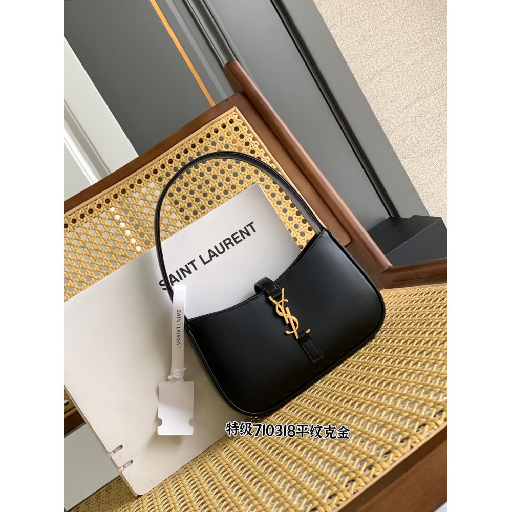 yslbag-148  イヴ・サンローランバッグ サイズ 19 × 11.5 × 4.5cm 持ち手の高さ：15cm