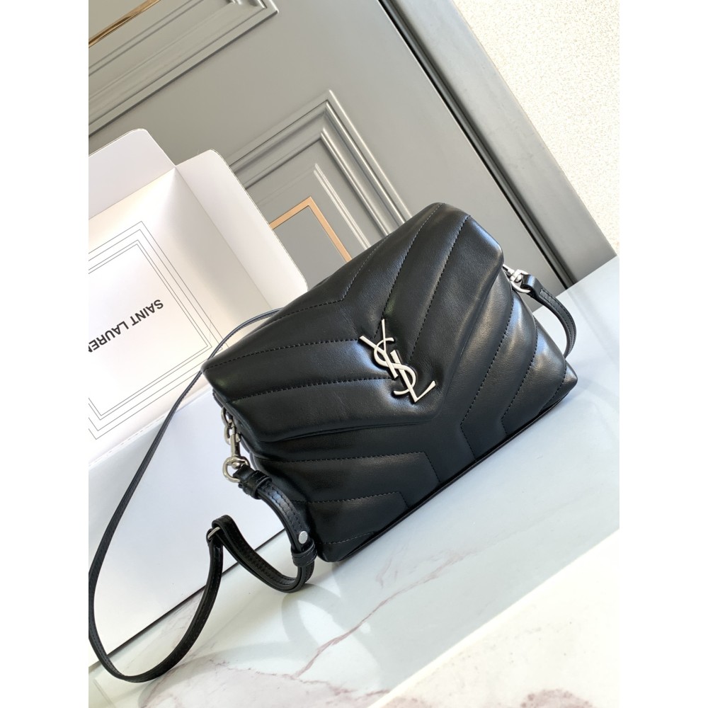 yslbag-169  イヴ・サンローランバッグ サイズ 20 × 14 × 7.5 CM