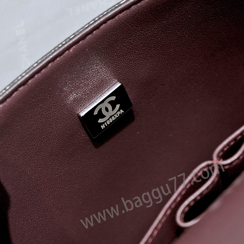 シャネル バッグClassic Flap Bag  A01112 