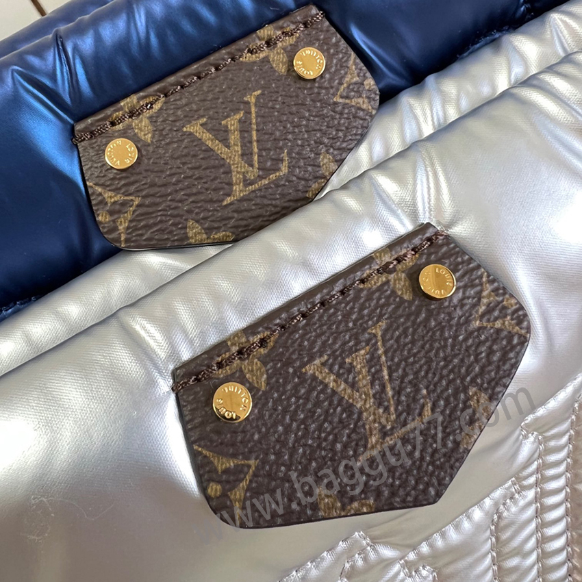 M 21057ブルーこのMaxi Multi-Pochette Accessoiresハンドバッグは今シーズンのLV Pillowカプセルシリーズから出て、ナイロンを回収して妙味のある構造を作る。長肩ベルトとチェーンベルトはすべて取り外し可能で、手提げは斜めにまたがって心に合わせて切り替えられる。小銭入れも自由に出し入れできます