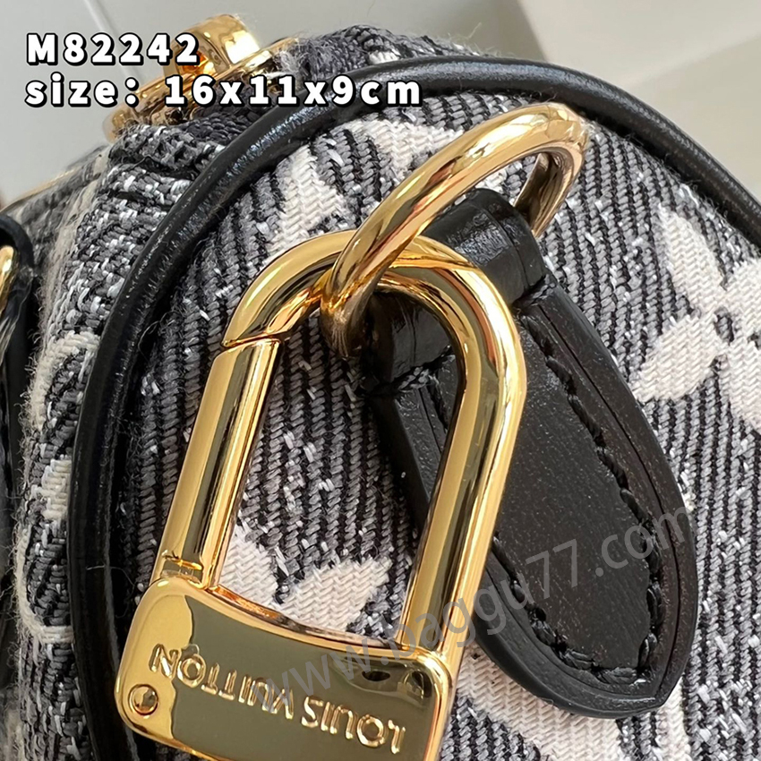 M 82242 Nano Speedyハンドバッグは斬新なMonogramジャカードのタンニン布を取材し、2023 Cruise早春秀場の潮流理念を述べた。砂洗い効果は素朴な意味を現し、耀目金具と対照的である。ジャカードの裏地には不意な逆方向の模様が現れ、女性らしさを極めることができ、日常用品を携帯するための理想的な選択肢です。このハンドバッグは原型Speedyハンドバッグの完璧なミニ版で、縫い目が精緻で、軽やかで比類のない肩ベルトが調節でき、取り外しができる
