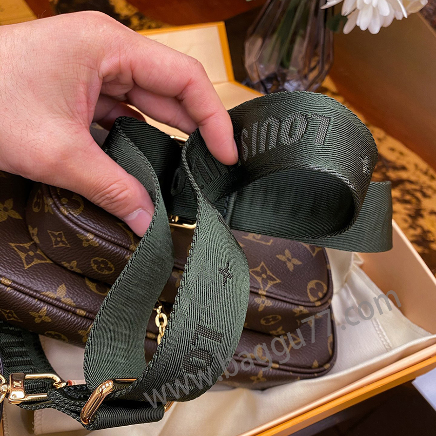 ヴィトンM44813 Multi Pochette Accessories