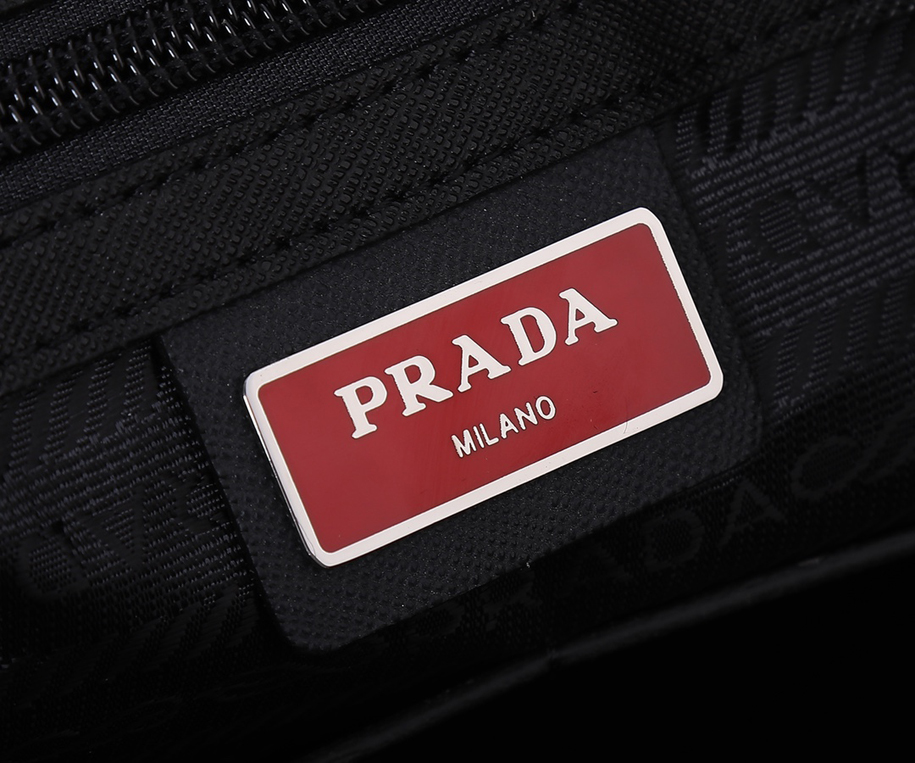 新製品の発売PRADA 2020最新ナイロンブリーフケース2 VE 368インポートパラシュートナイロン生地+Saffiano牛革古典的な三角エナメルロゴ最新の軽量モデルは非常に上品で容量は14インチのパソコンファイルバッグを置くことができますokファスナーの内側の中間層の領も非常に精緻に分けられていますフォーマルにもカジュアルにもぴったり防水でスタイリッシュで軽量で長持ち潮人型男性の外出に必要なスタイル‼175コード付きブラック