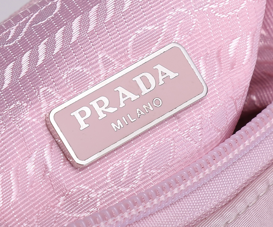 Pradaの最新人気モデルアップグレード版HOBO…ケン豆は同じレディースナイロンショルダーバッグ、型番：1 NE 515、輸入元工場のパラシュート生地を採用し、軽くて実用的なHobo脇バッグ、超簡単で見応えがあり、小/軽量/着こなせる/掛けやすい/おしゃれな脇バッグ、手に持つこともでき、超無敵で使いやすい。今はスターたちが最も人気のあるバッグですが、心が動いていませんか。女性たちは急いでください。